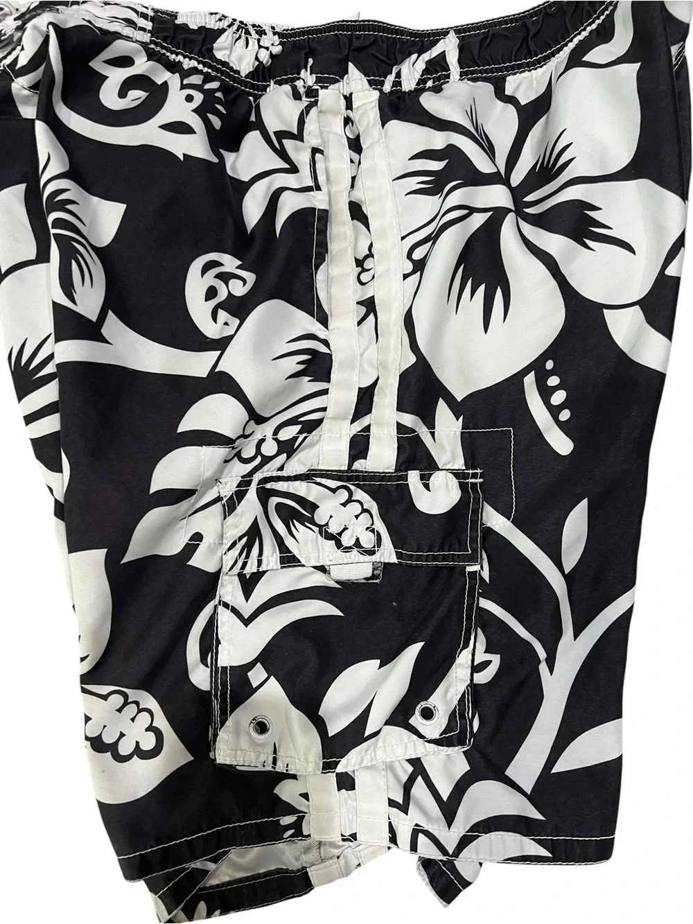Old Navy Large Men's Black Floral Swim Board Shorts with White Hibiscus Print